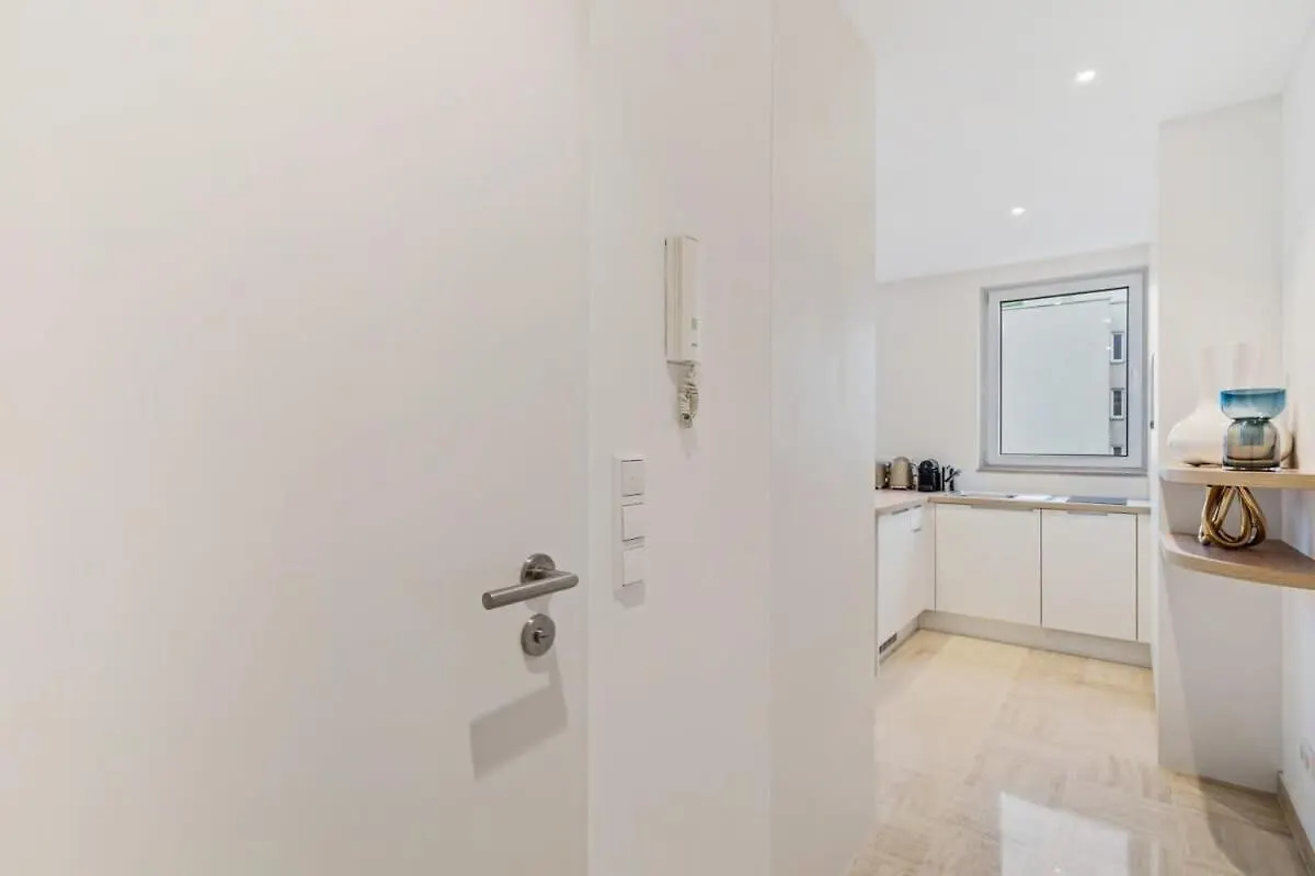Apartment Modern Studio With King Bed, Walk To Attractions Luxembourg Luxembourg
