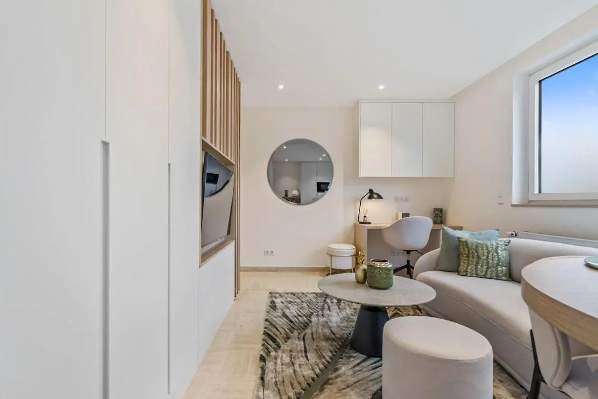 Modern Studio With King Bed, Walk To Attractions Luxembourg