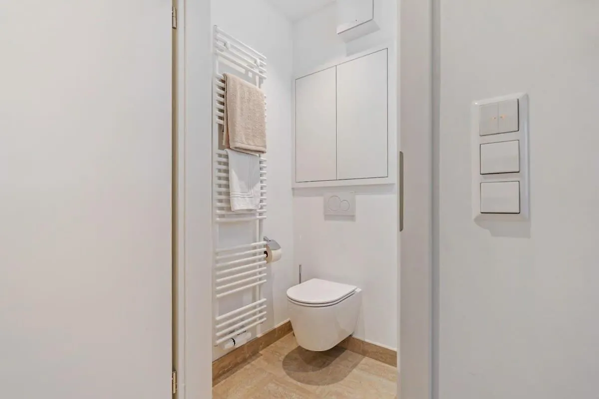 Apartment Modern Studio With King Bed, Walk To Attractions Luxembourg