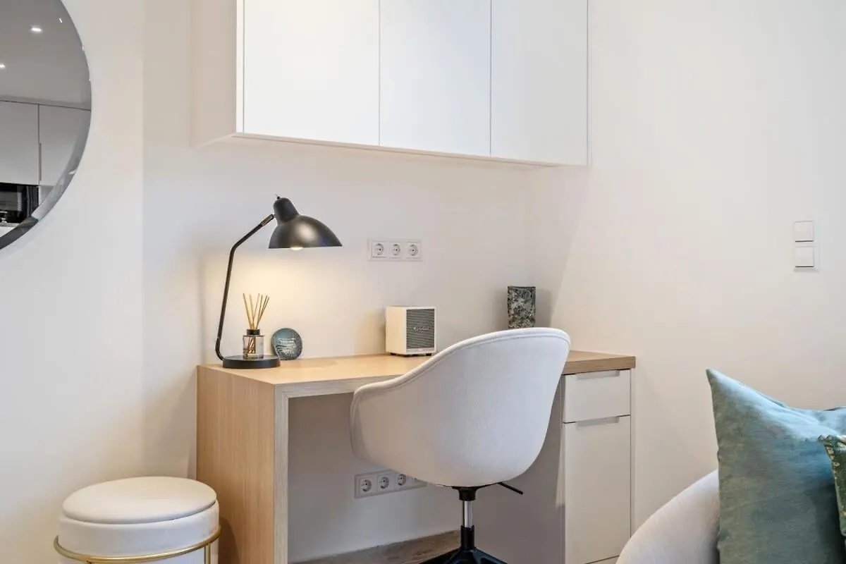 Modern Studio With King Bed, Walk To Attractions Luxembourg Luxembourg
