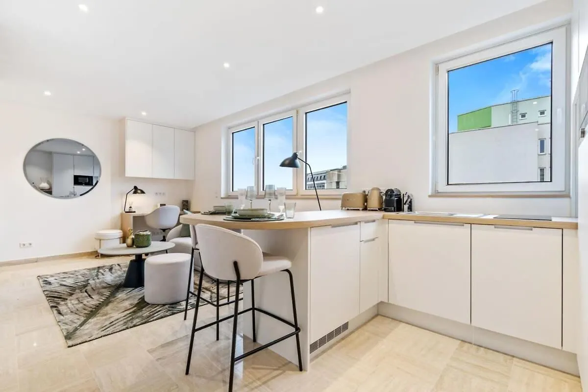 Apartment Modern Studio With King Bed, Walk To Attractions Luxembourg