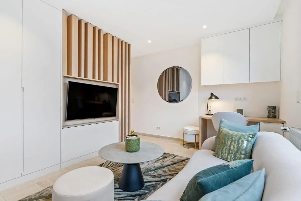Modern Studio With King Bed, Walk To Attractions Luxembourg 0*,  Luxembourg